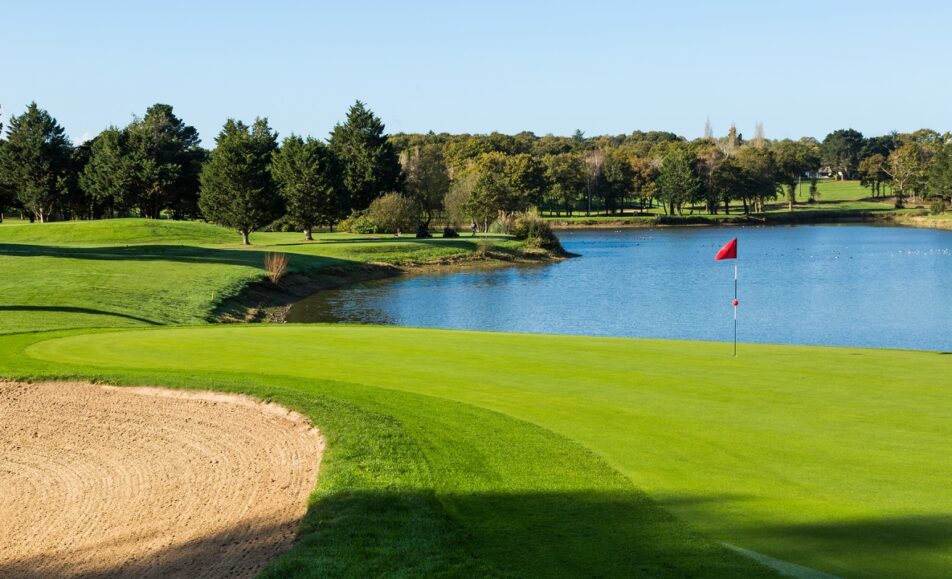 vue sur le Golf International Barrière La Baule, parcours de compétition de golf en france
