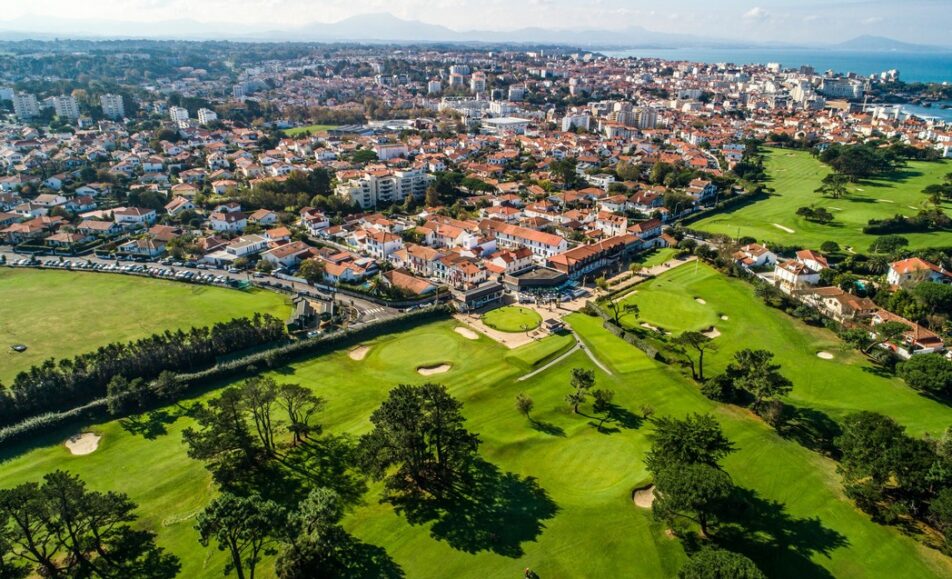 Les Golfs 10 Vue aérienne du Golf de Biarritz le Phare, parcours de compétition de golf en france, proche de la ville