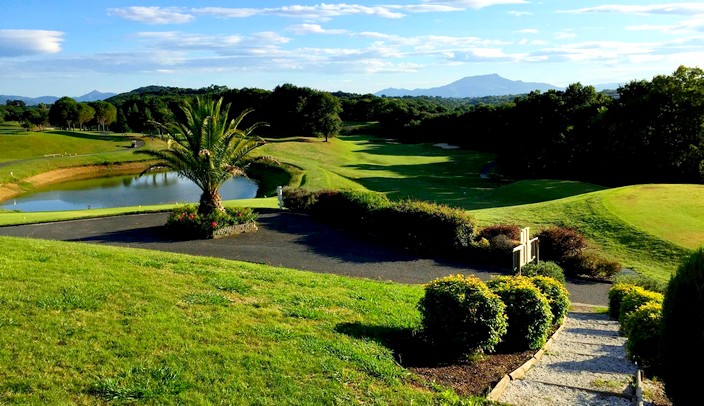 Makila Golf Club 1 Vue sur le Makila Golf Bayonne Bassussarry, parcours de compétition de golf en france