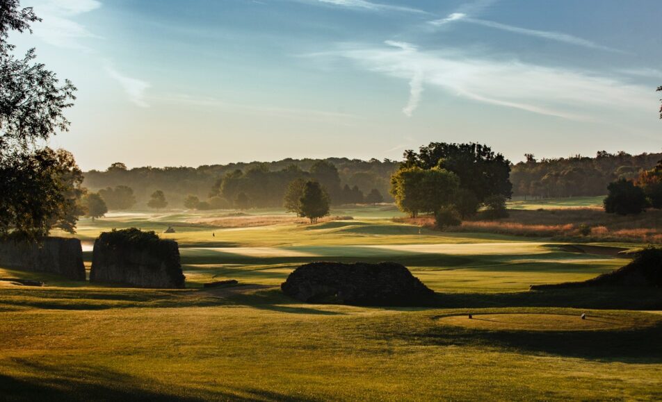 vue sur le golf de joyenval, parcours de compétition de golf en france