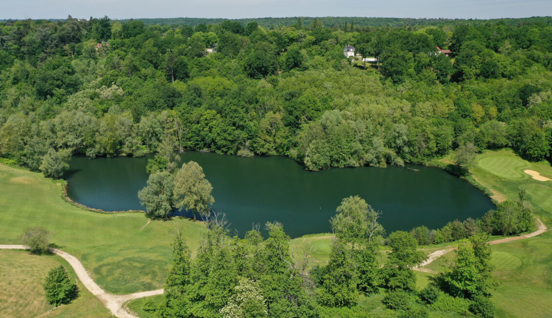 vue sur le golf de saint marc, parcours de compétition de golf en france
